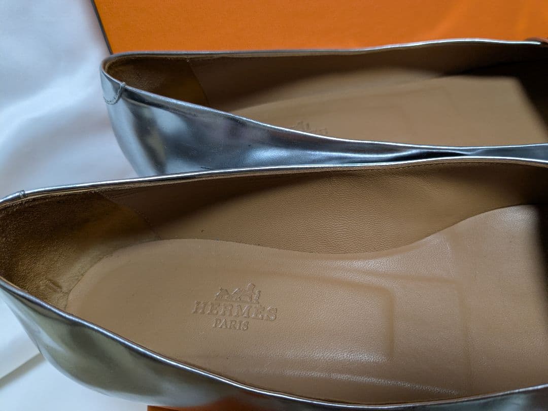 再度のお値下げです)HERMES シルバー フラットシューズ38