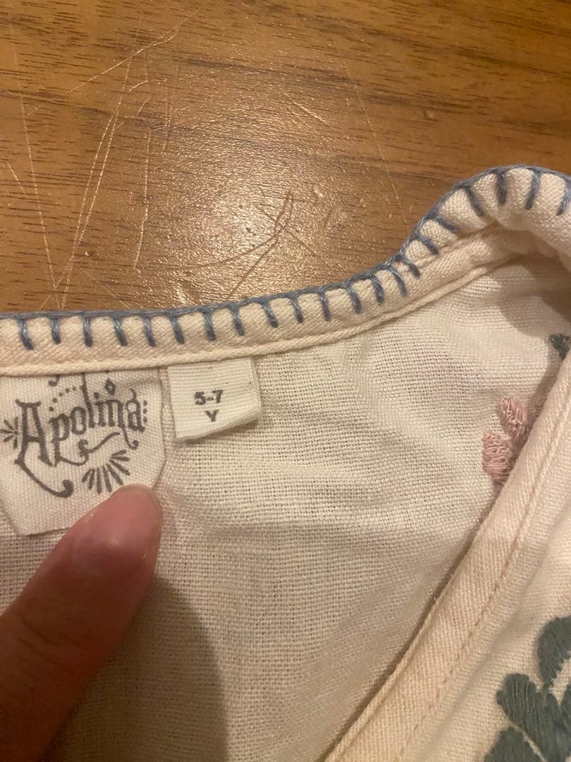 美品　APOLINA ワンピース　5-7y