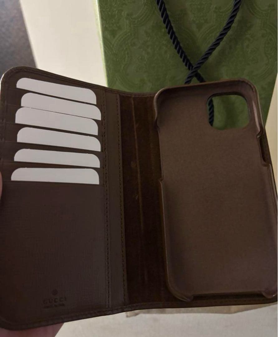 あ*ん様 【新品】グッチ GUCCI GG手帳型iPhoneケース iPhone