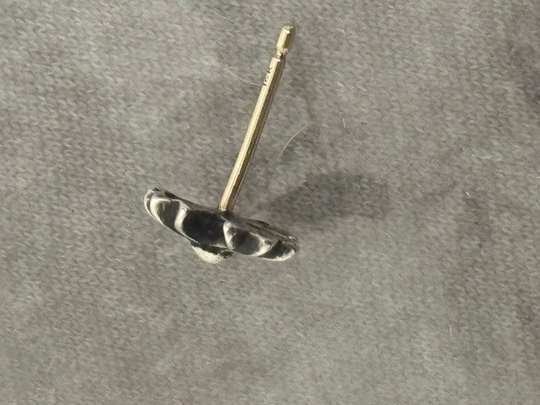 （受取前に鑑定可 ）クロムハーツ　クロススタッドピアス(正規店購入)