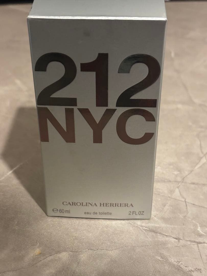 キャロライナヘレラ212 オードトワレ 60ml 香水