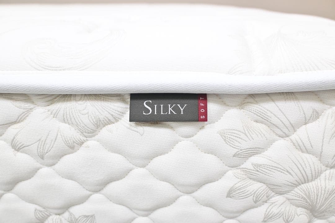 【展示未使用品】NIHON BED 日本ベッド クイーンサイズベッド シルキー