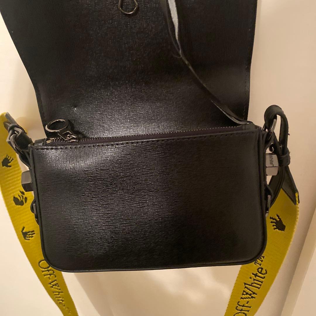 off-white ショルダーバッグ　オフホワイト