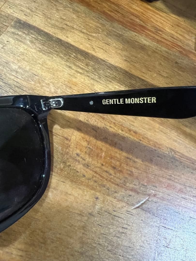 GENTLE MONSTER ブラックサングラス
