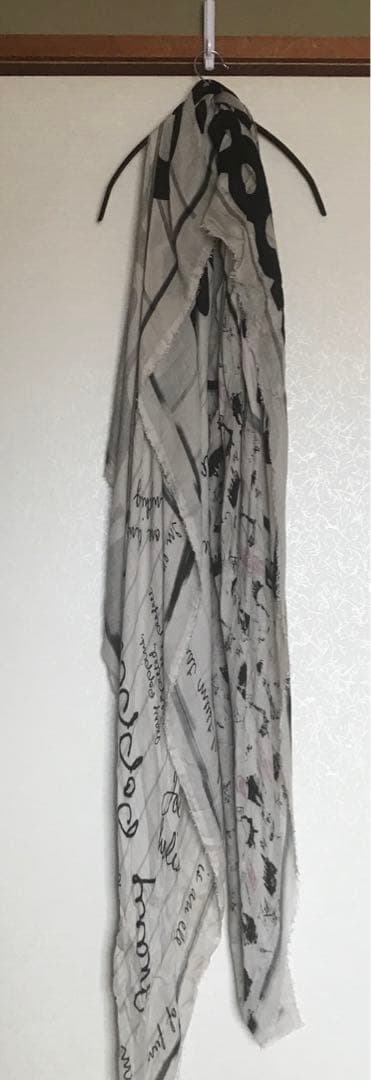 Faliero Sarai disney コラボレーションストール