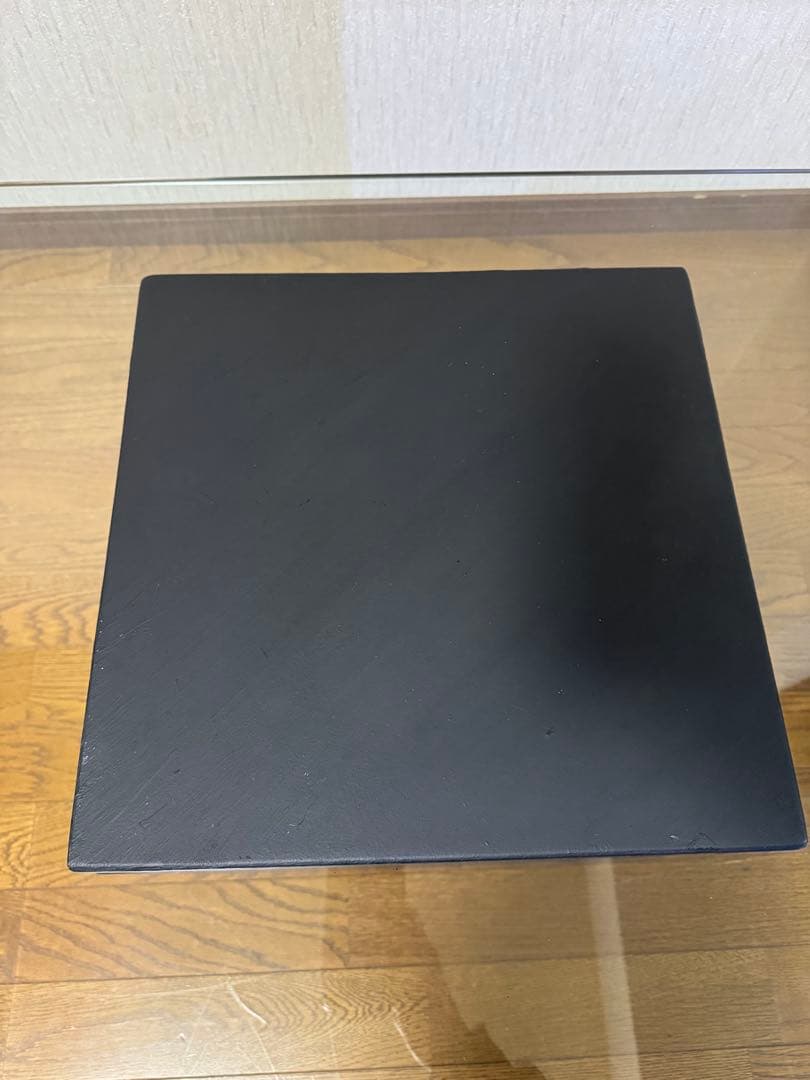 送料込み　moda en casa フライングテーブル ガラス コンクリート