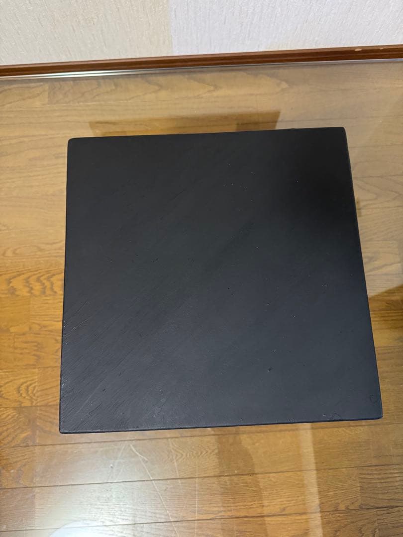 送料込み　moda en casa フライングテーブル ガラス コンクリート