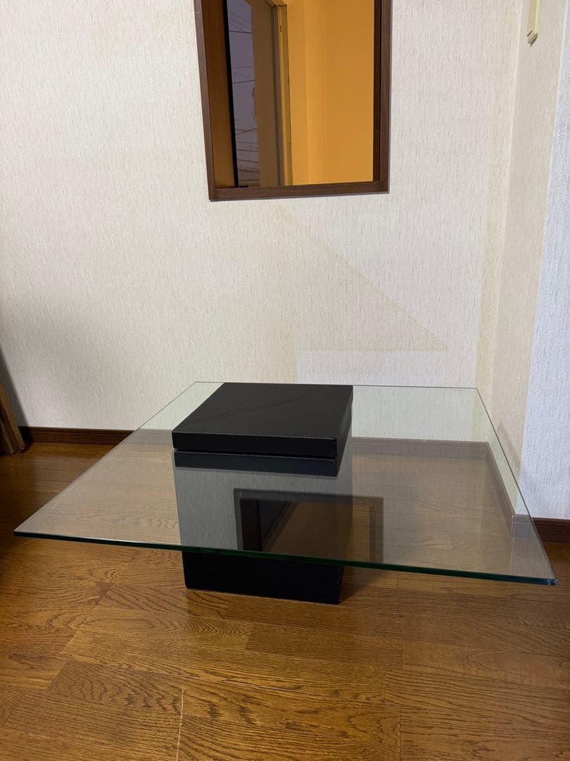 送料込み　moda en casa フライングテーブル ガラス コンクリート