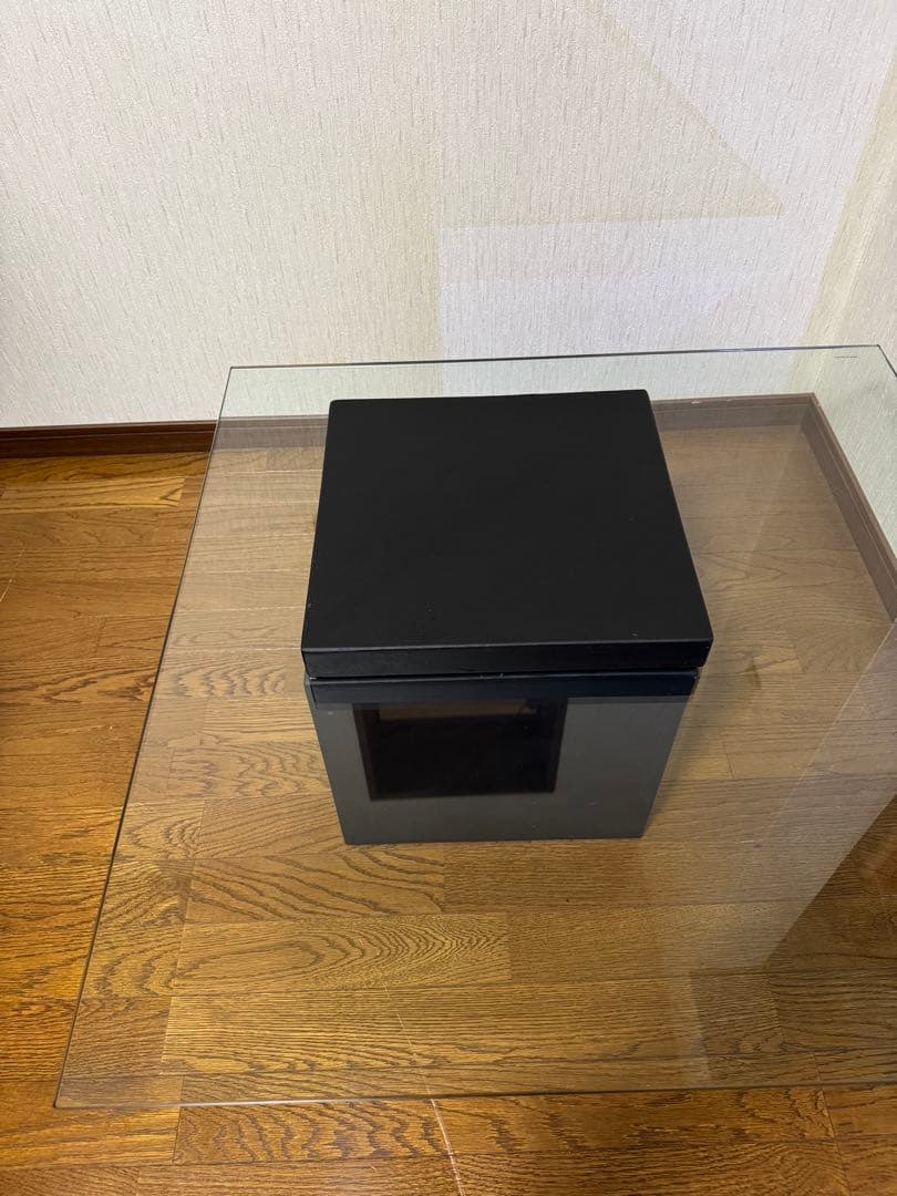 送料込み　moda en casa フライングテーブル ガラス コンクリート