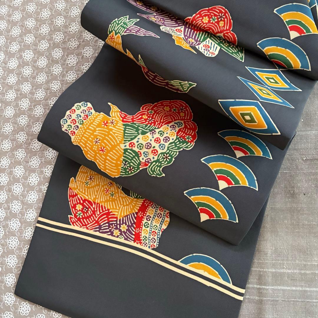 お洒落　美品　名古屋帯　紅型　粋な帯　地味派手　個性的　結城紬や大島紬に