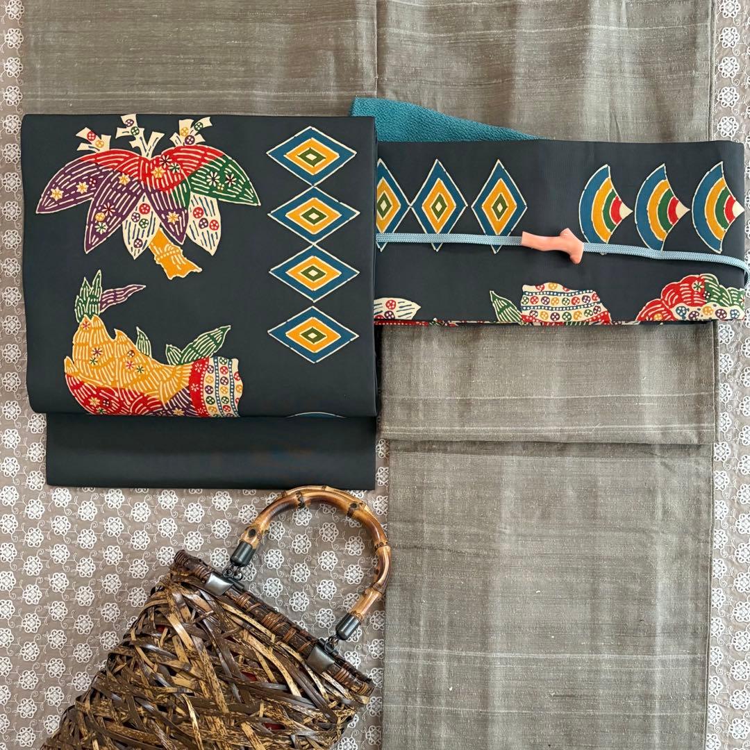 お洒落　美品　名古屋帯　紅型　粋な帯　地味派手　個性的　結城紬や大島紬に