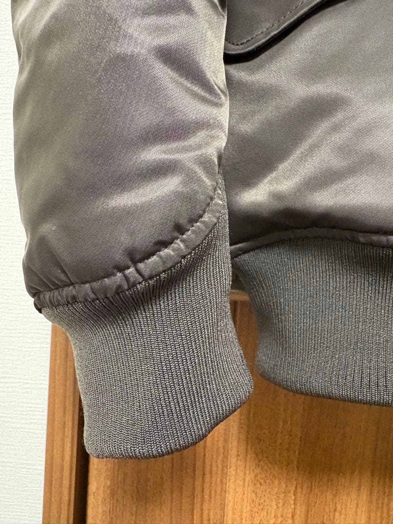 ユニクロ +J ハイブリッドダウンオーバーサイズMA-1 グレー Lサイズ