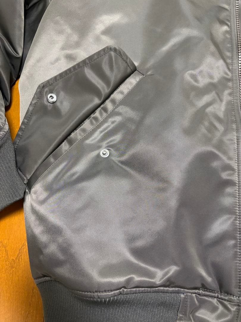 ユニクロ +J ハイブリッドダウンオーバーサイズMA-1 グレー Lサイズ