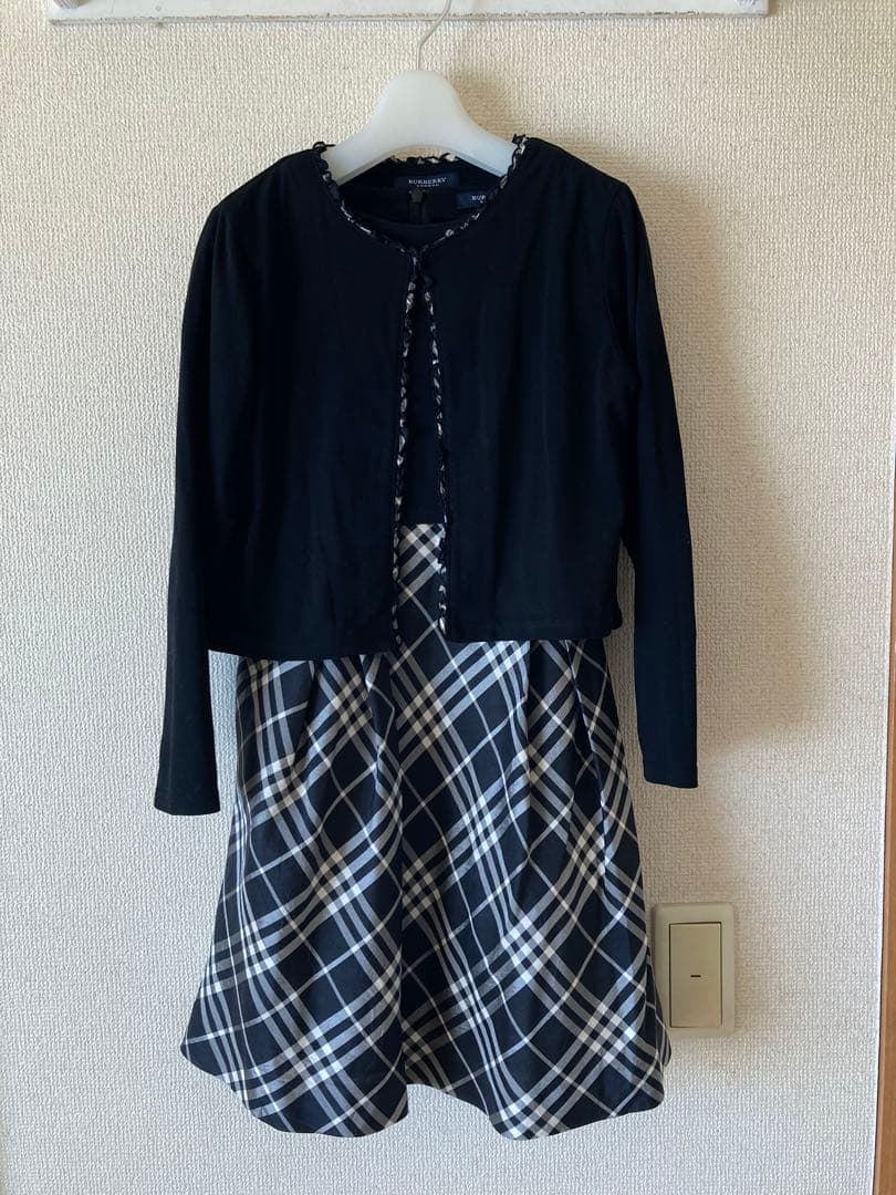 Burberry卒園式入学式女の子スーツ130