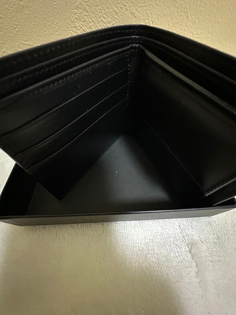 す*ん様 VERSACE ステッカー柄 二つ折り財布