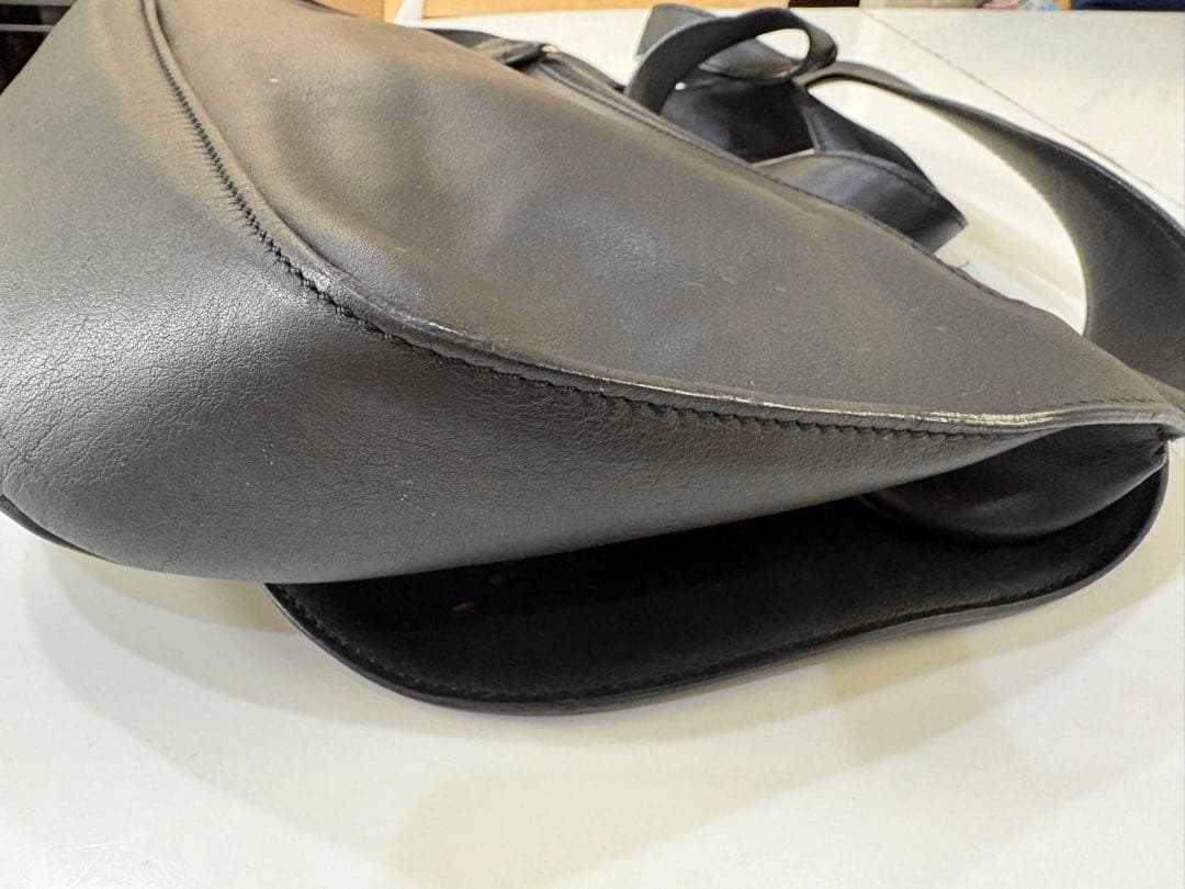 ロエベ レザーショルダーバッグ ブラック　難ありLOEWE