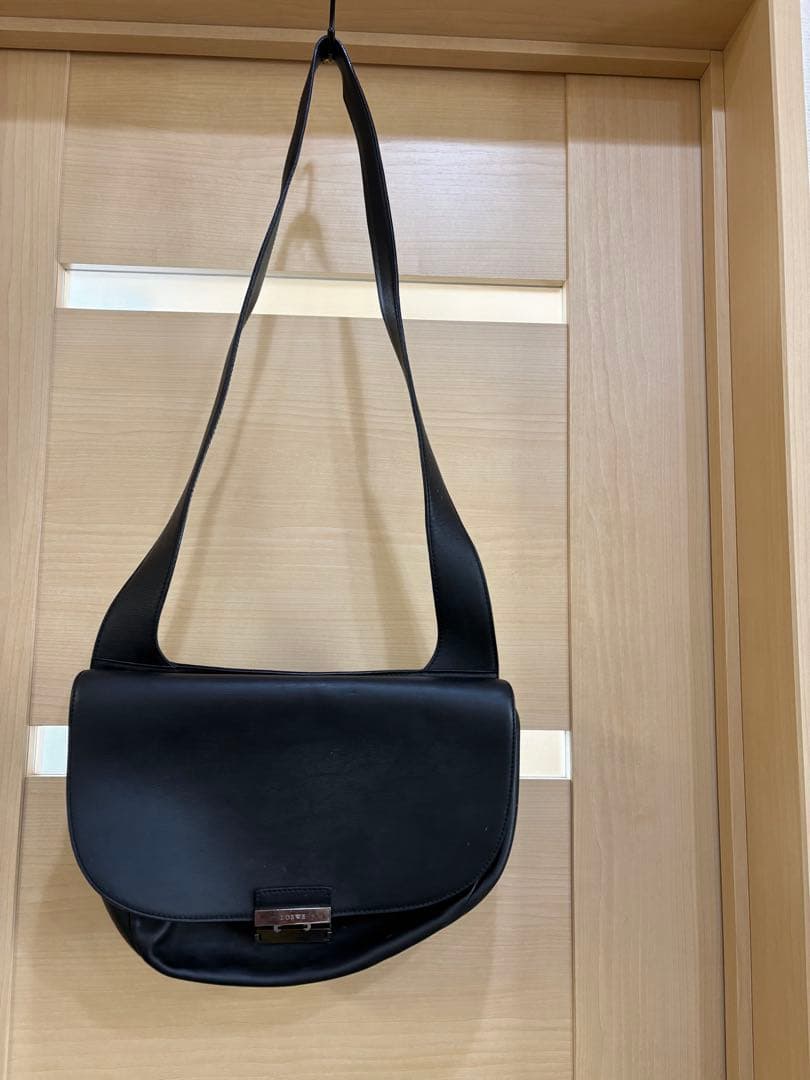 ロエベ レザーショルダーバッグ ブラック　難ありLOEWE