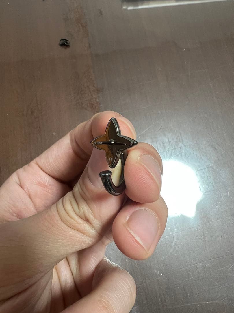 レア!! LOUIS VUITTON ルイヴィトンピアス