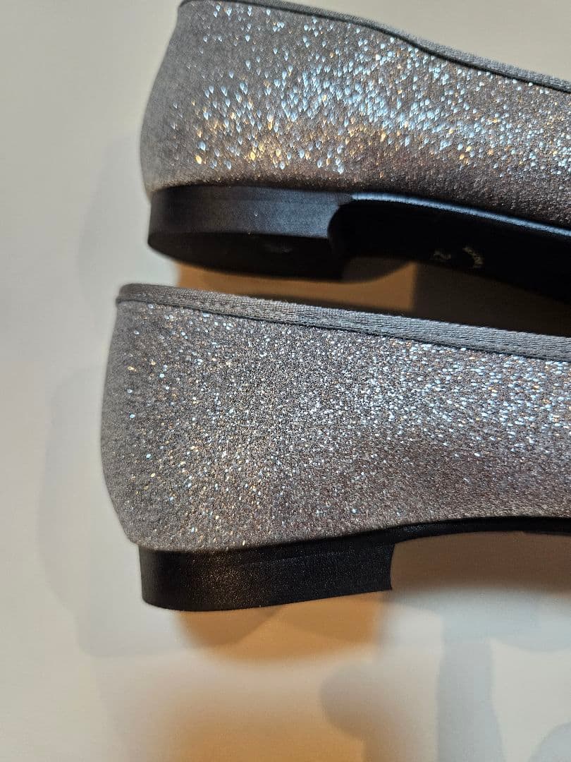 ヴィリーナ 晴雨兼用ポインテッドバレエシューズ(グリッターシルバー)