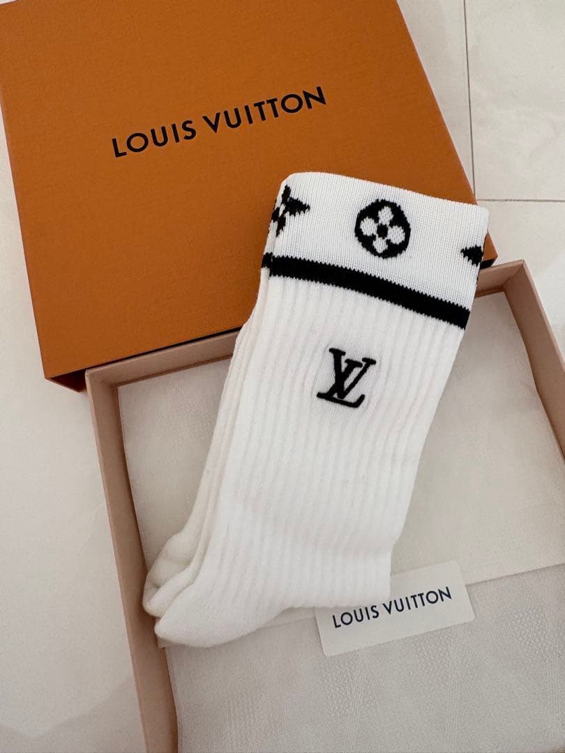 最終値下げLOUIS VUITTON ロゴホワイトソックス 新品