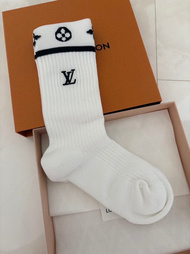 最終値下げLOUIS VUITTON ロゴホワイトソックス 新品