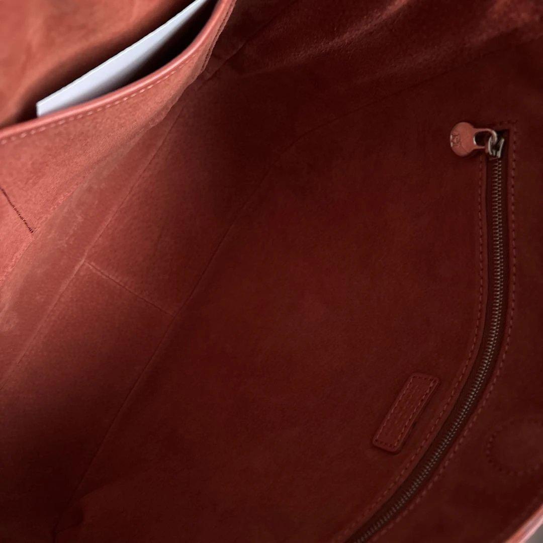 ヒロフ　ショルダーバッグ