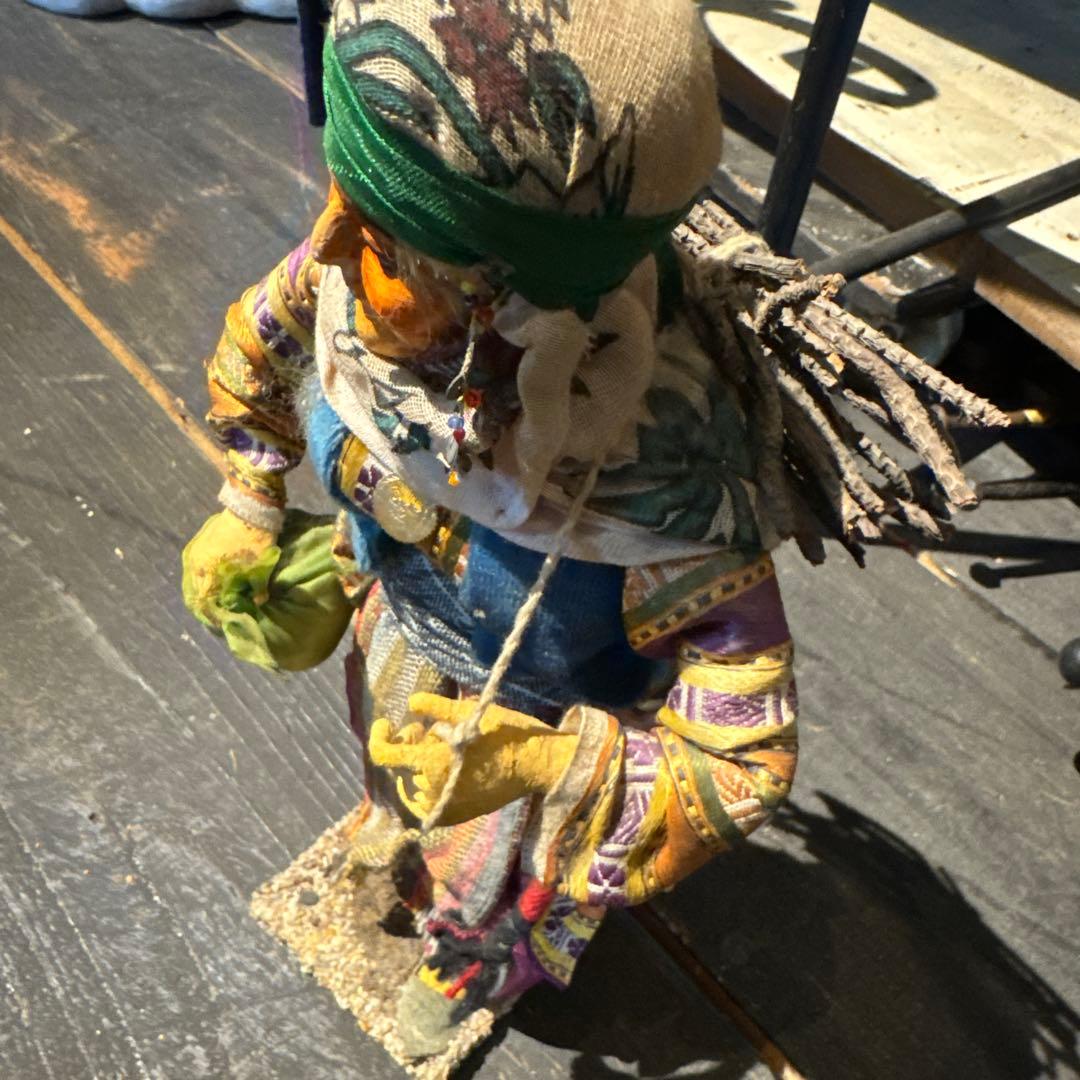 トルコアンティーク人形 薪拾い女性