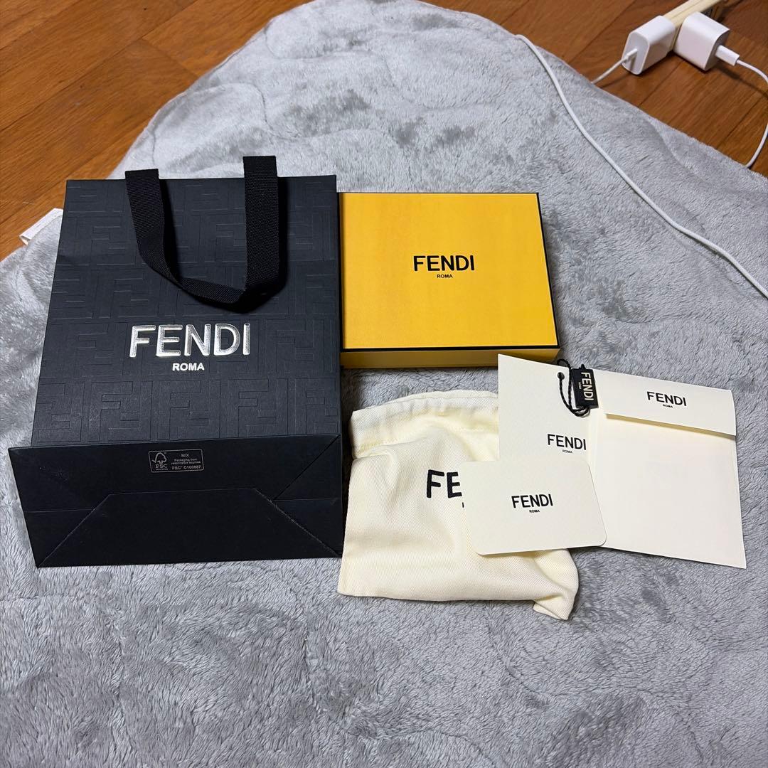 フェンディ モンスター 二つ折り財布