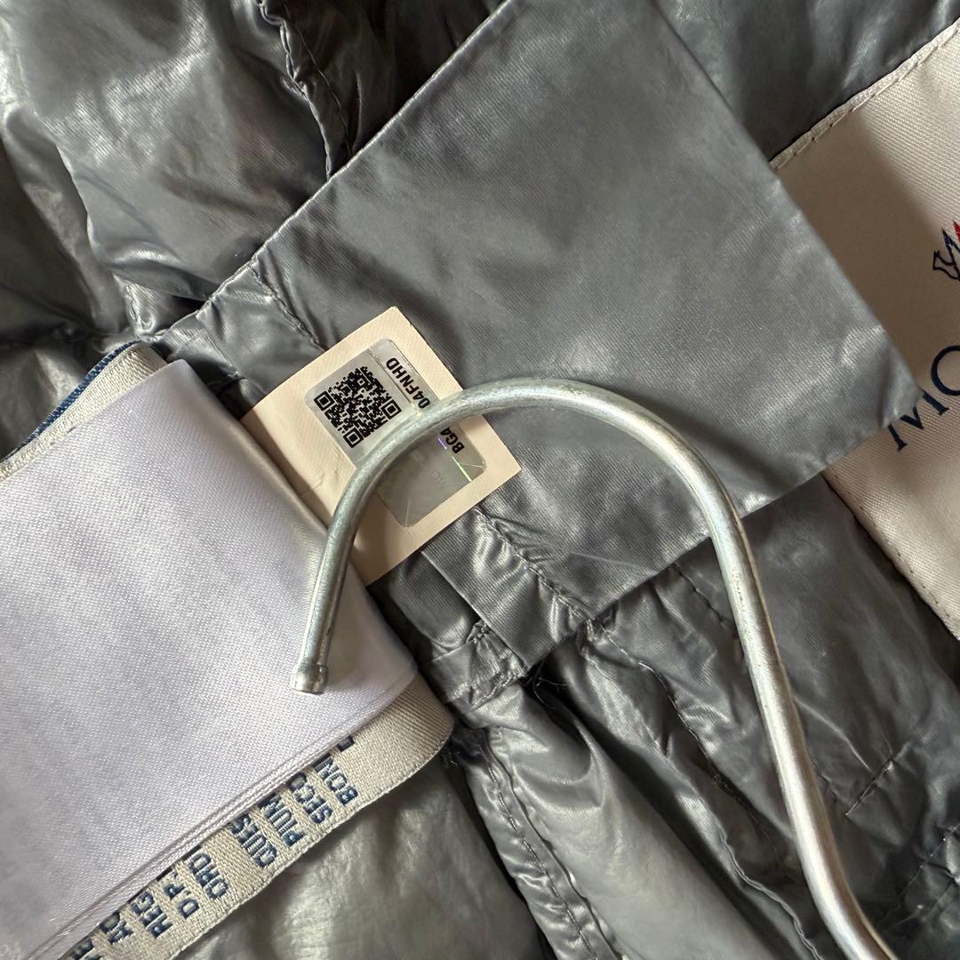 〈クリーニング済み〉モンクレール ダウンジャケット ワッペン有り 男女兼用