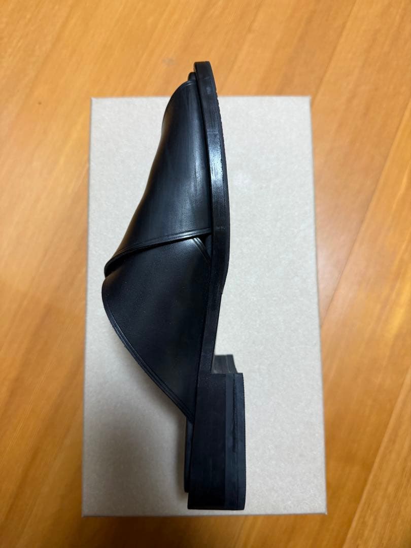 靴 LEMAIRE 25SS CROSS FLAT SANDALS