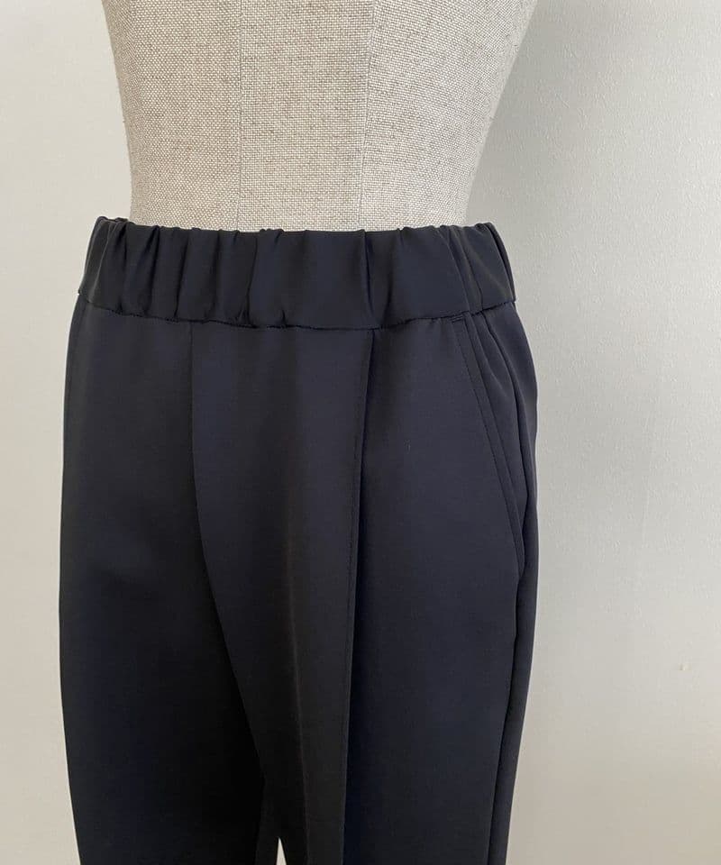 【新品未使用・タグ付き】OHGA マシュマロパンツ 黒 普通丈М