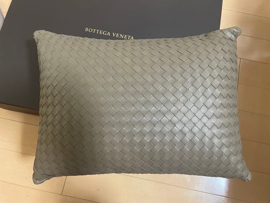 BOTTEGA VENETA イントレチャートクッション　レア　ブラウン系　美品