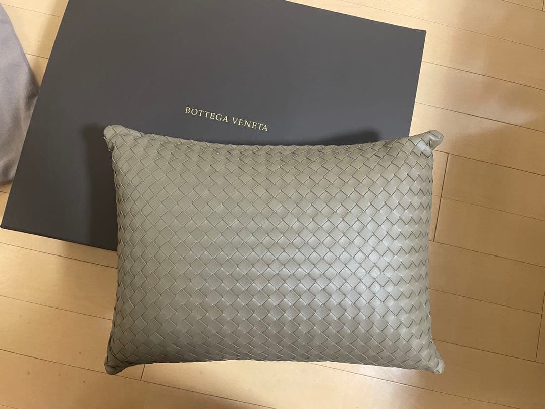 BOTTEGA VENETA イントレチャートクッション　レア　ブラウン系　美品