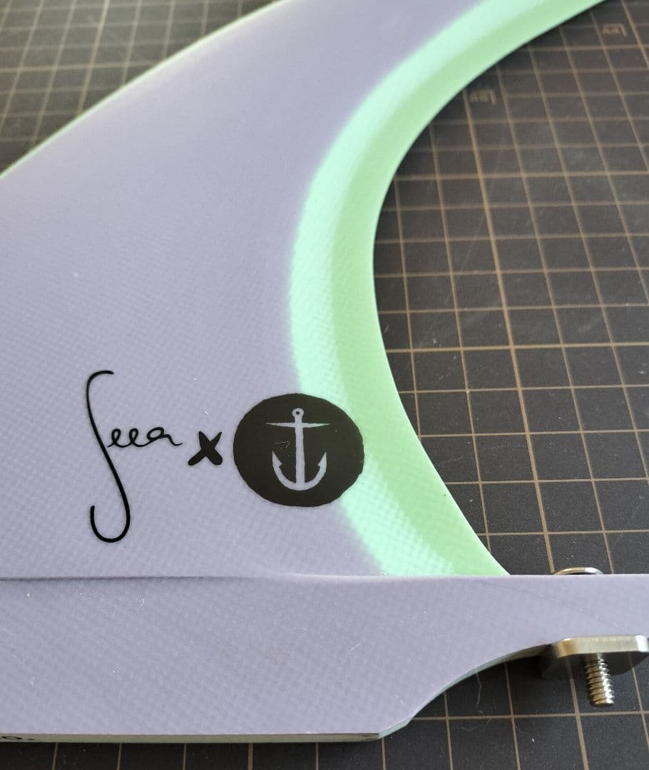 CAPTAIN FIN x SEEA RAKED　センターフィン 8.5【新品】