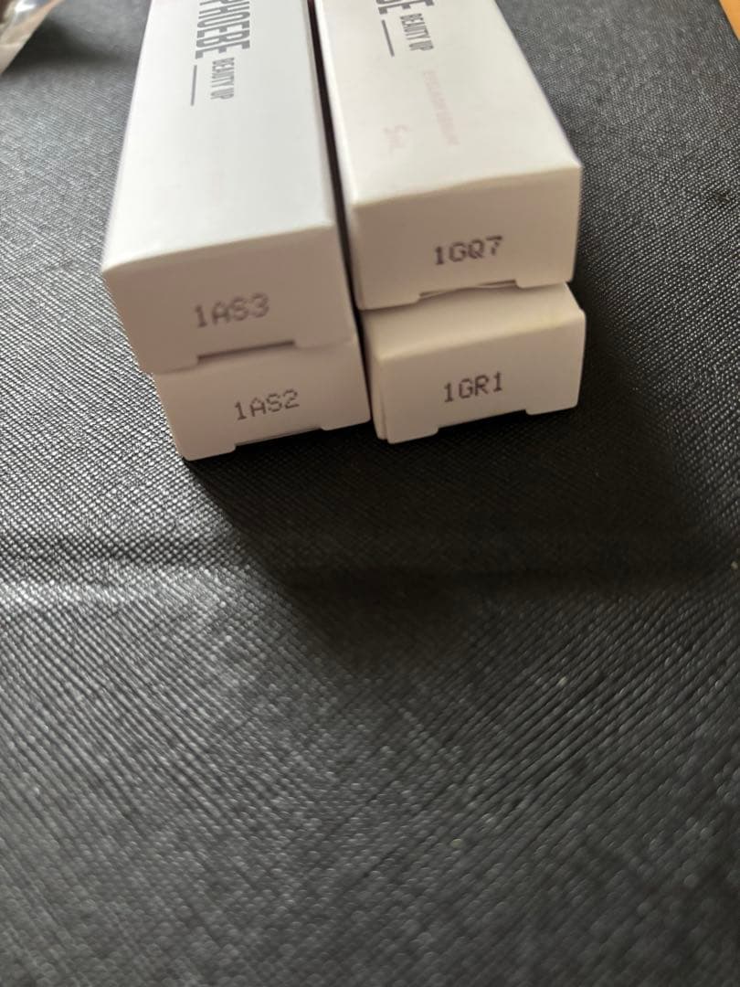 PHOBE まつ毛美容液　4本セット