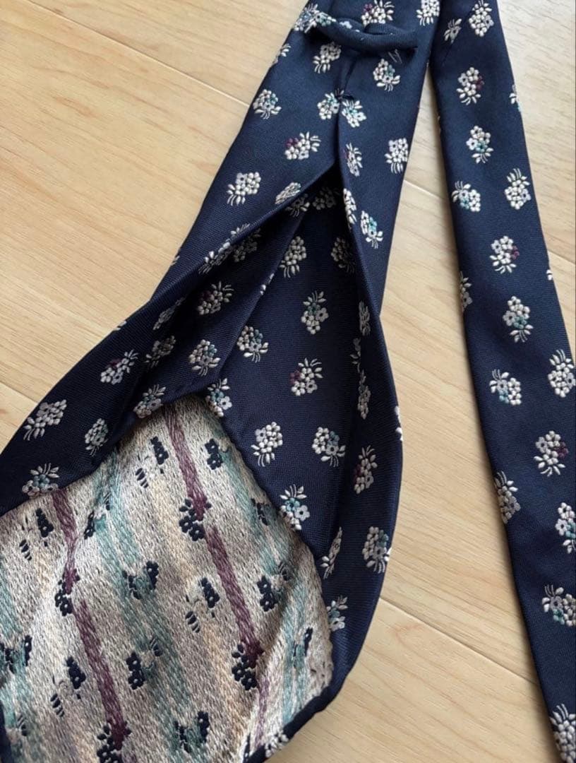 TIE YOUR TIE セッテピエゲ