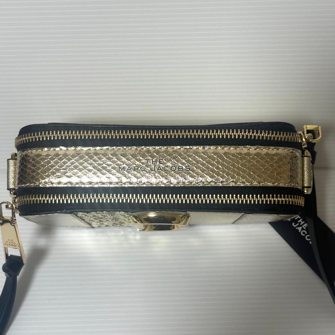 新品◆マークジェイコブス スナップショットショルダーバッグ ストライプゴールド