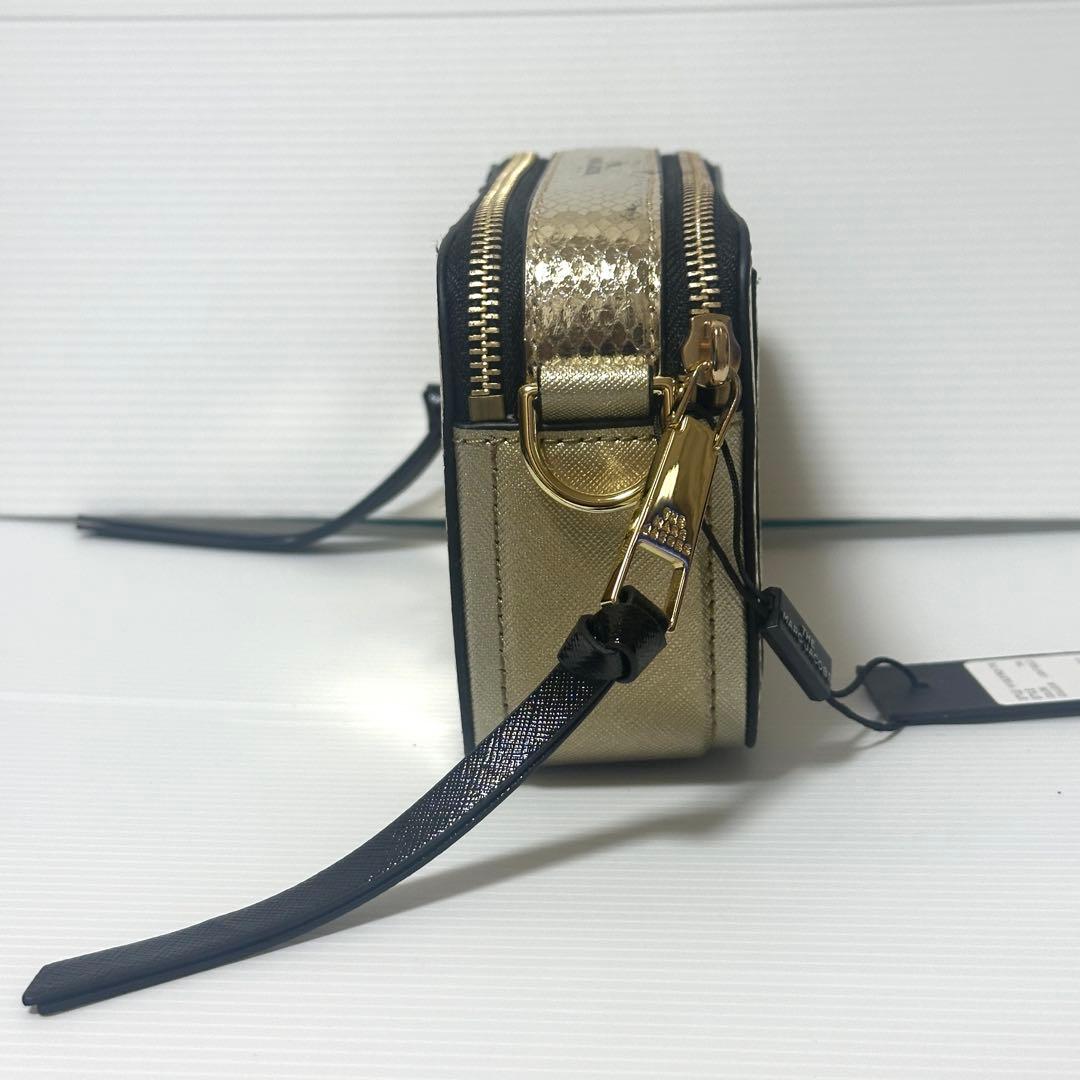 新品◆マークジェイコブス スナップショットショルダーバッグ ストライプゴールド