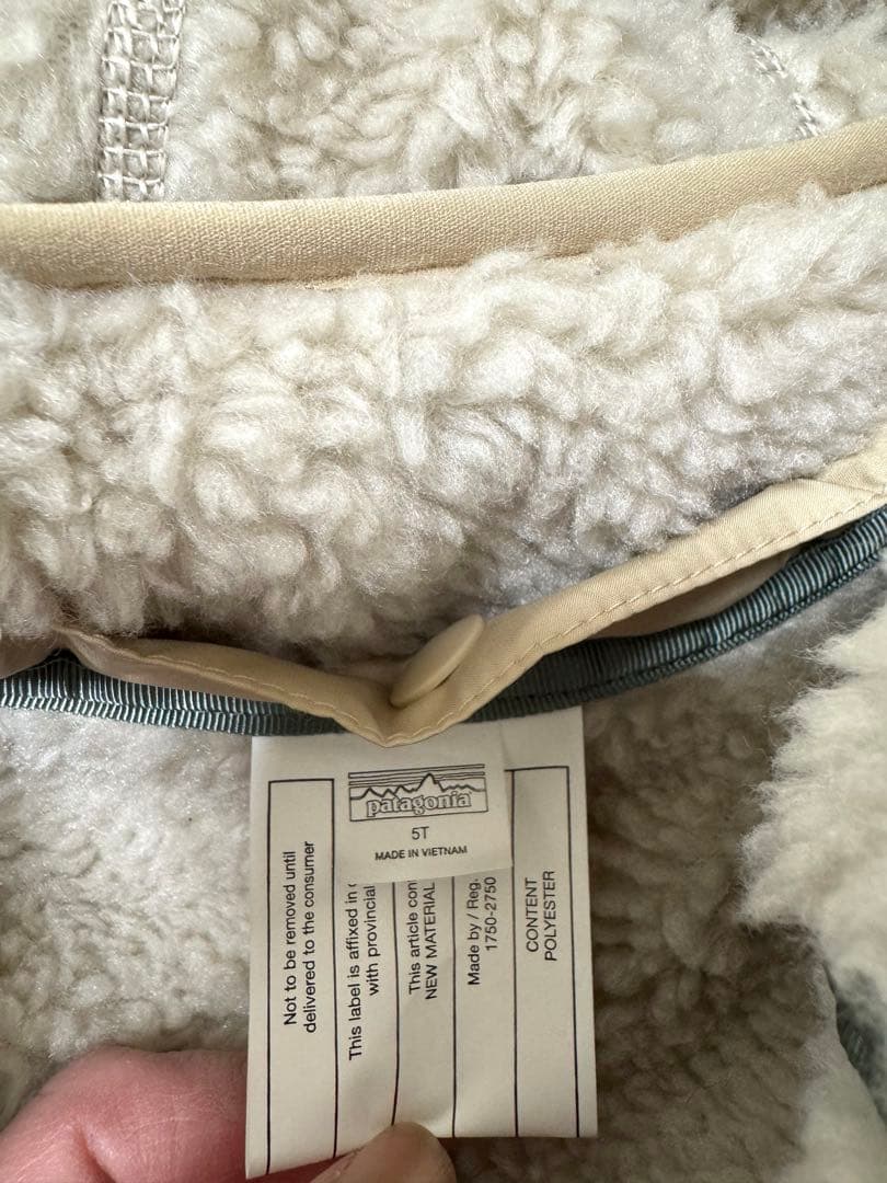 ☆新品未使用☆ patagonia リバーシブルジャケット 5T