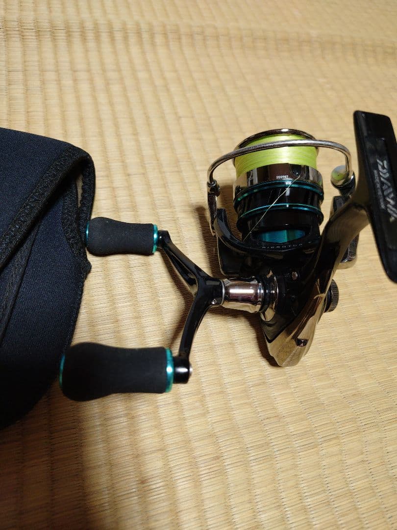 ダイワ スピニングリール エメラルダス　2508PE-H-DH