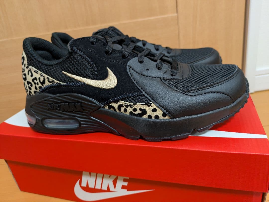 NIKE ブラック レオパード スニーカー