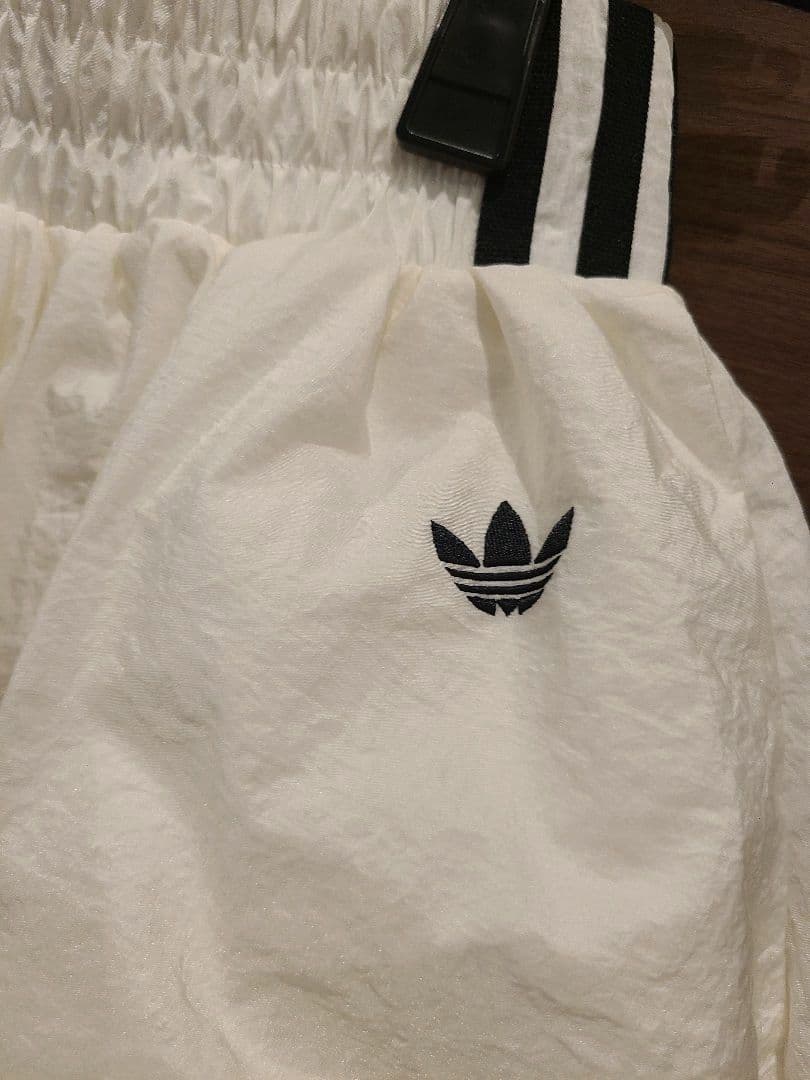 T adidas 日本未発売☆バブルスカート XSサイズ ホワイト
