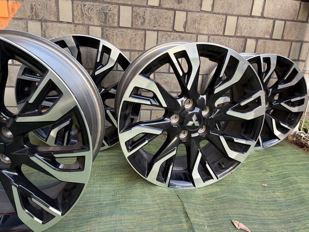 ①三菱アウトランダーphev18インチ ホイール 4本①②セット