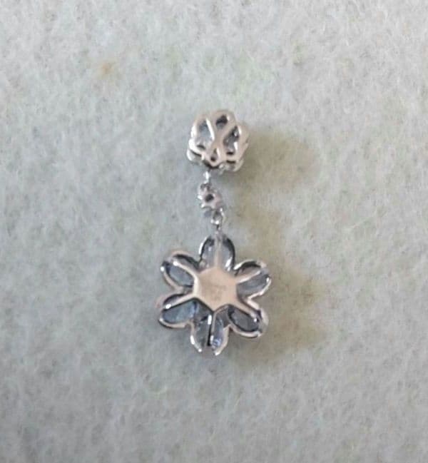 K18WG アイスブルーダイアフラワーネックレス