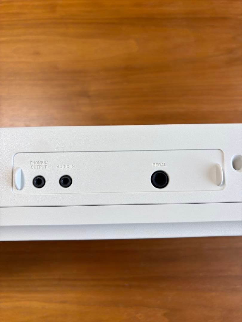 超美品 カシオ CASIO 電子キーボード カシオトーン CT-S1 ホワイト