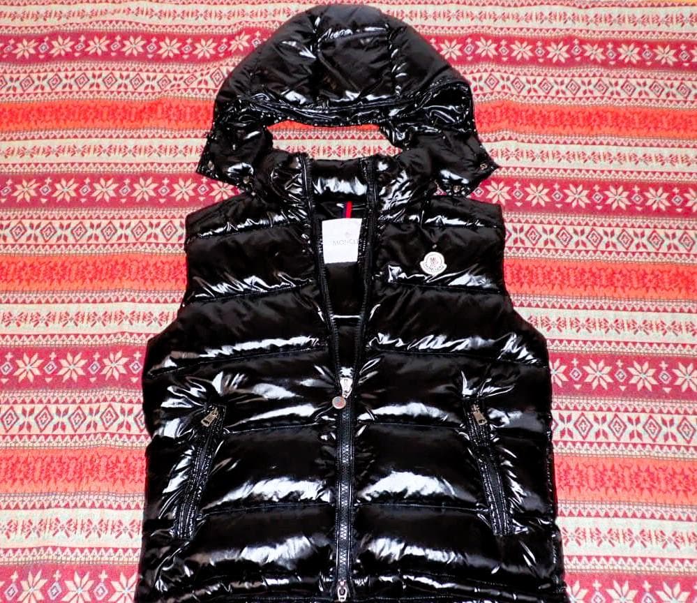 MONCLER ダウンベスト 光沢ブラック 02