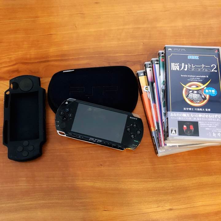 PSP 本体 とゲームソフト(5枚)