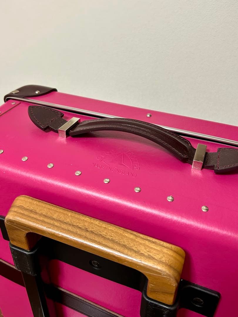 グローブトロッター　スーツケース　ピンク