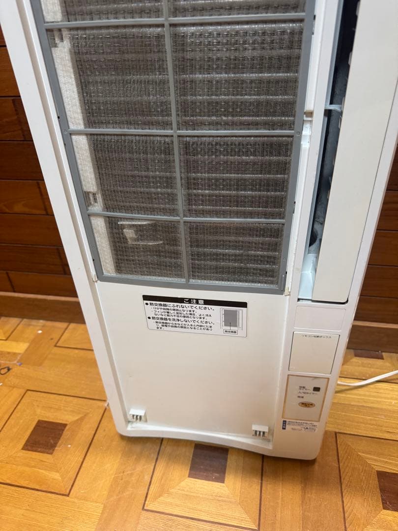 KOIZUMI　コイズミ　ウィンドウエアコン　窓用エアコン　KAW-1673