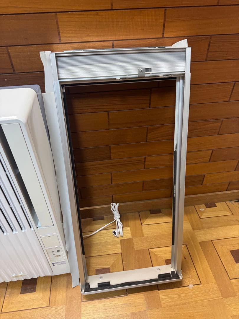 KOIZUMI　コイズミ　ウィンドウエアコン　窓用エアコン　KAW-1673